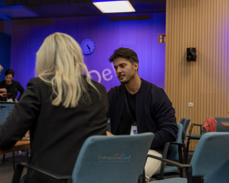 Image credit: [**Fotografeelgood – Bart van Leeuwen**](https://www.fotografeelgood.nl/), 2026.